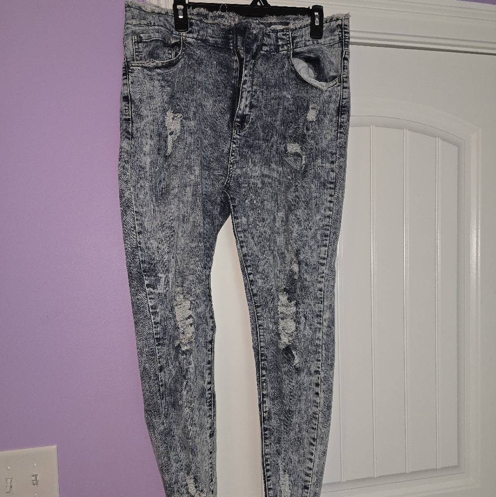 Forever 21 Acid Wash Distressed Skinny Jeans